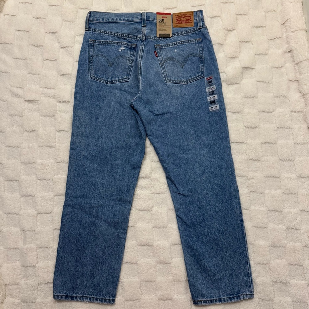 Levi's 501 High-Rise Straight Leg Crop Jeans Distressed Light Wash - 29 x 26 NWT - Picture 5 of 9